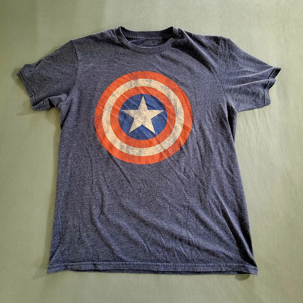 Marvel Captain America Shield Tee - Blue and Red